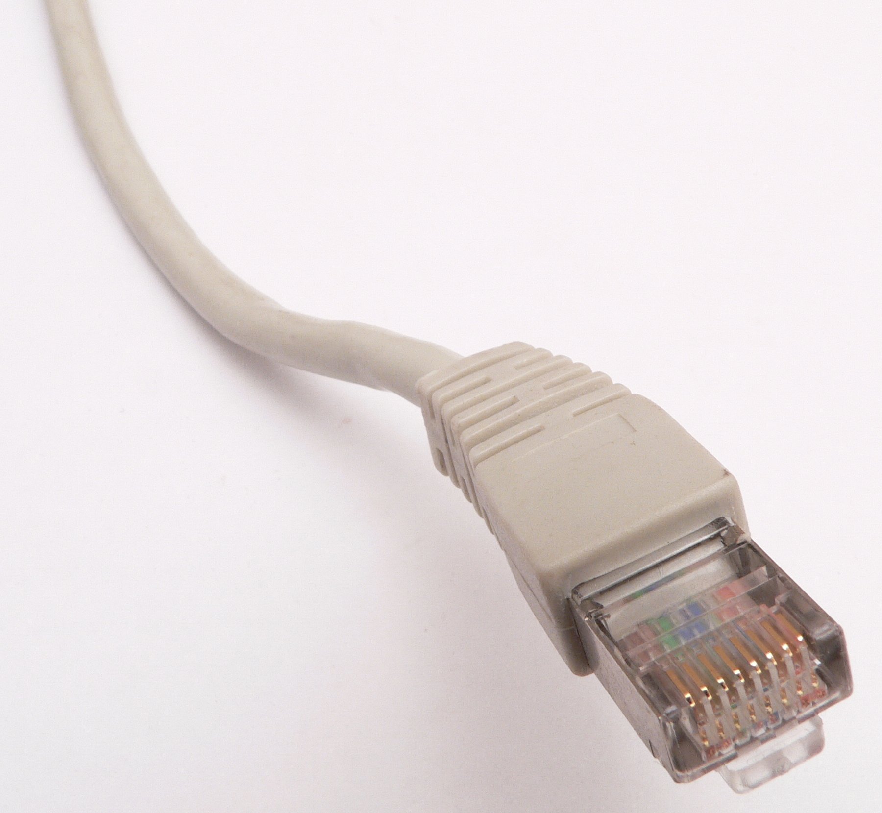 1-21- Cable de red- Ethernet_RJ45_connector_p1160054- Fuente: http://upload-wikimedia-org/wikipedia/commons/d/d7/Ethernet_RJ45_connector_p1160054-jpg