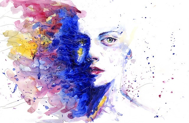 rostro de mujer coloreado. Imagen tomada de Pixabay